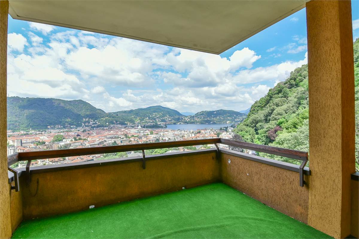 BILOCALE CON AMPIO TERRAZZO PANORAMICO VISTA LAGO