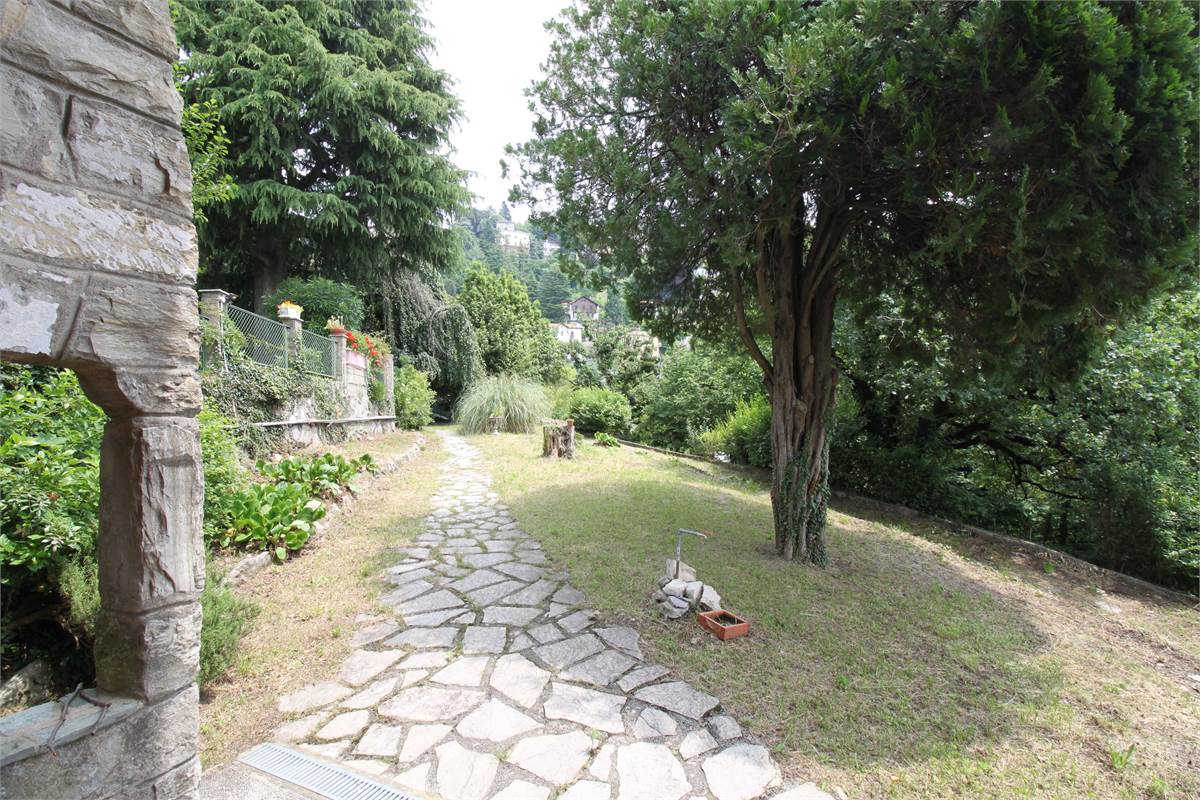 BRUNATE CASA INDIPENDENTE CON VISTA PANORAMICA