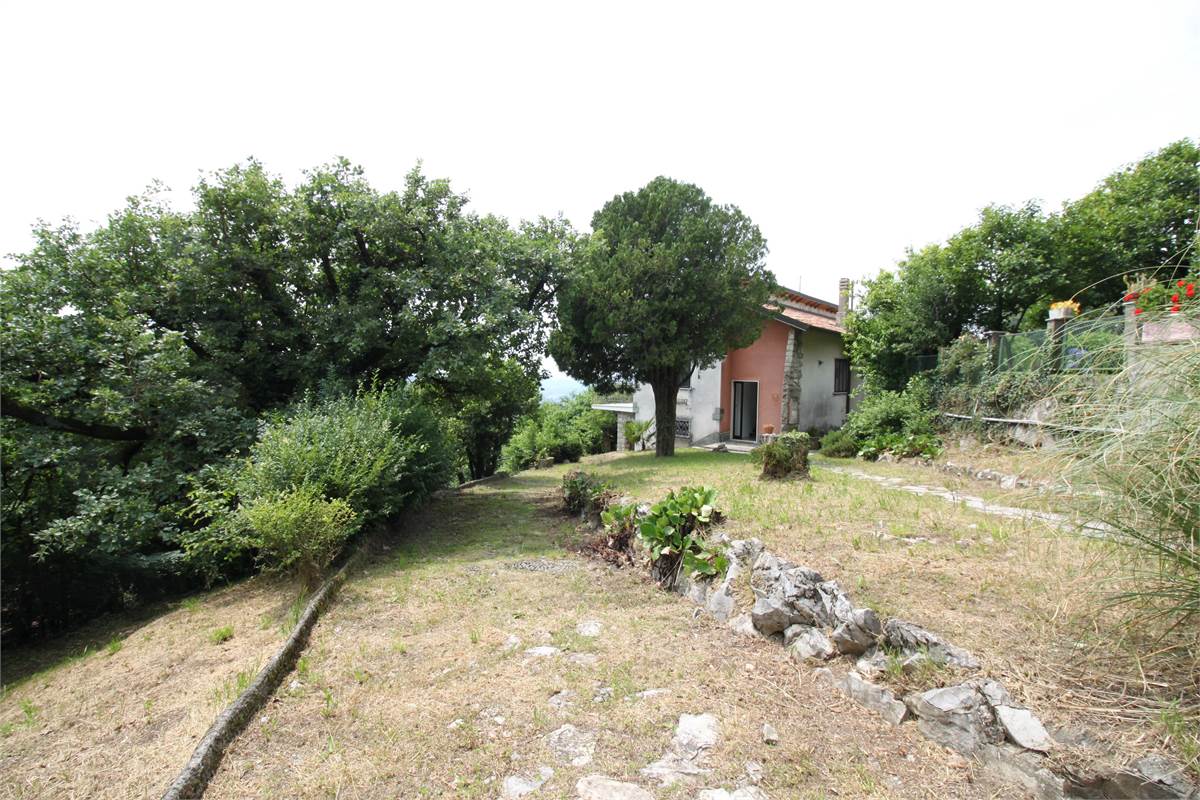 BRUNATE CASA INDIPENDENTE CON VISTA PANORAMICA