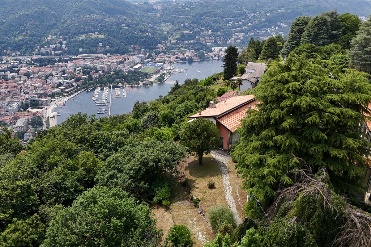 BRUNATE CASA INDIPENDENTE CON VISTA PANORAMICA