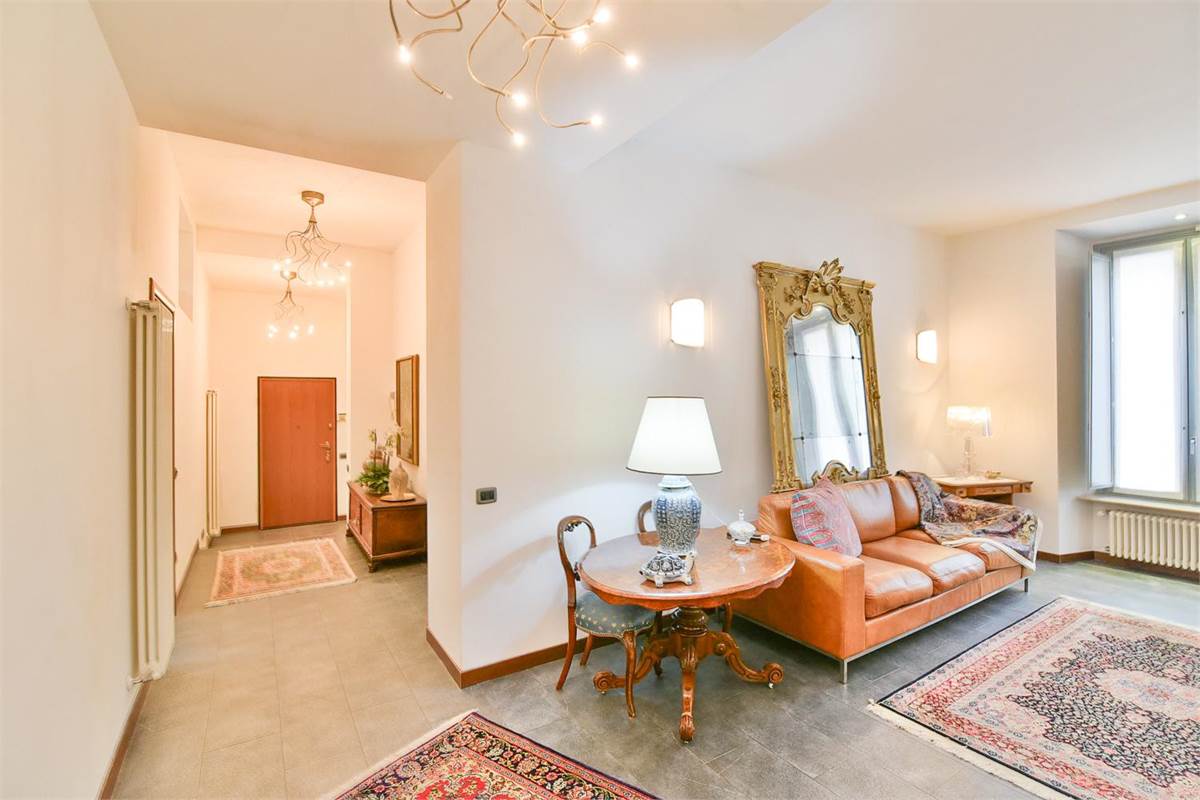 APPARTAMENTO SIGNORILE - VALDUCE - COMO