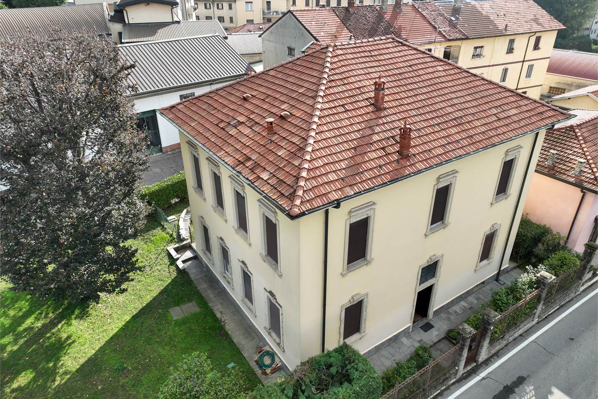 Prestigiosa villa in Vendita 