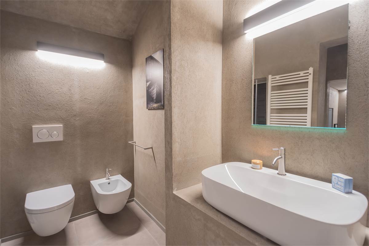 CARATE URIO: AFFITTO TRANSITORIO FINO AL 31 MARZO