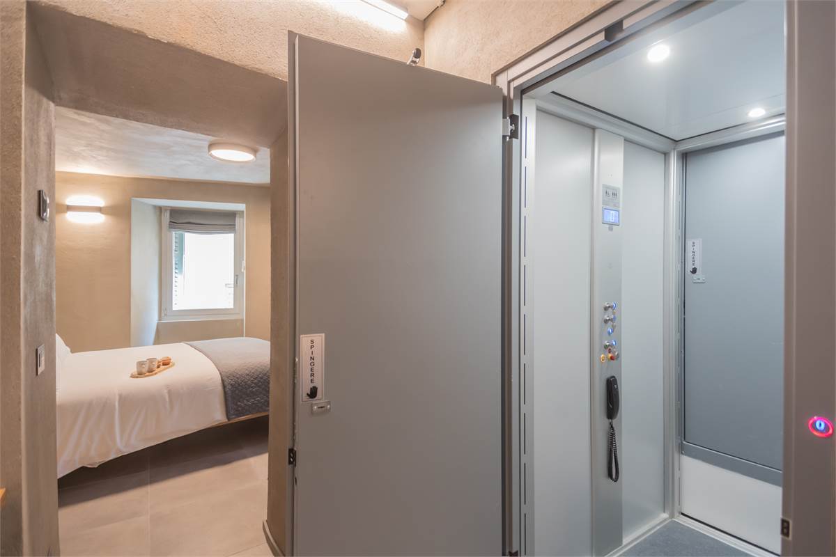 CARATE URIO: AFFITTO TRANSITORIO FINO AL 31 MARZO