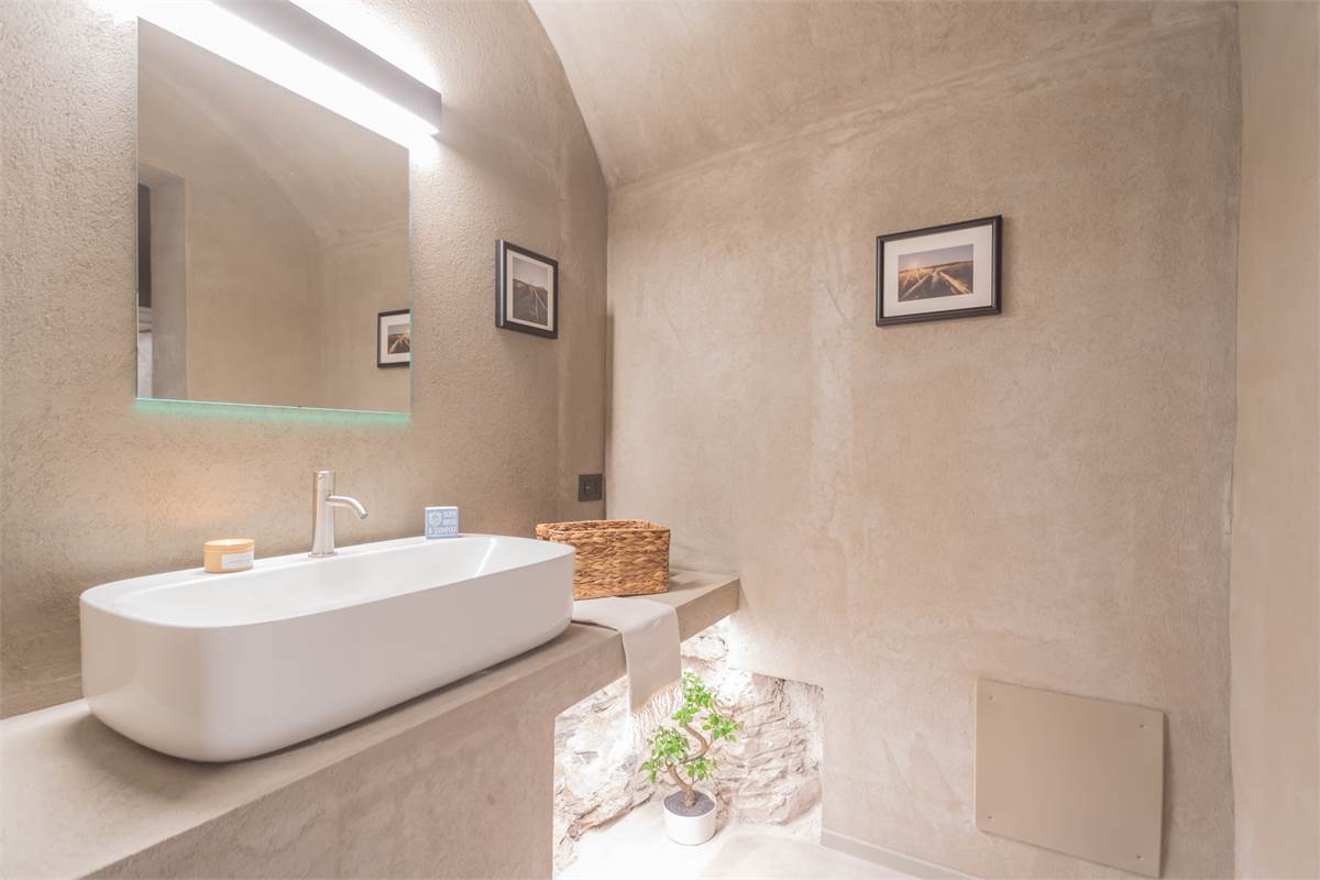 CARATE URIO: AFFITTO TRANSITORIO FINO AL 31 MARZO