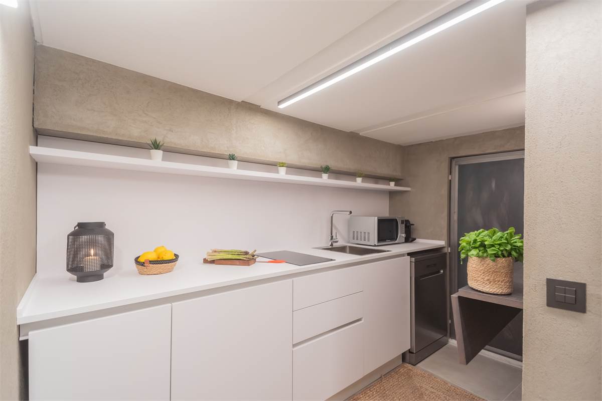 CARATE URIO: AFFITTO TRANSITORIO FINO AL 31 MARZO