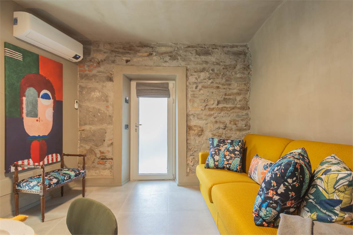 CARATE URIO: AFFITTO TRANSITORIO FINO AL 31 MARZO