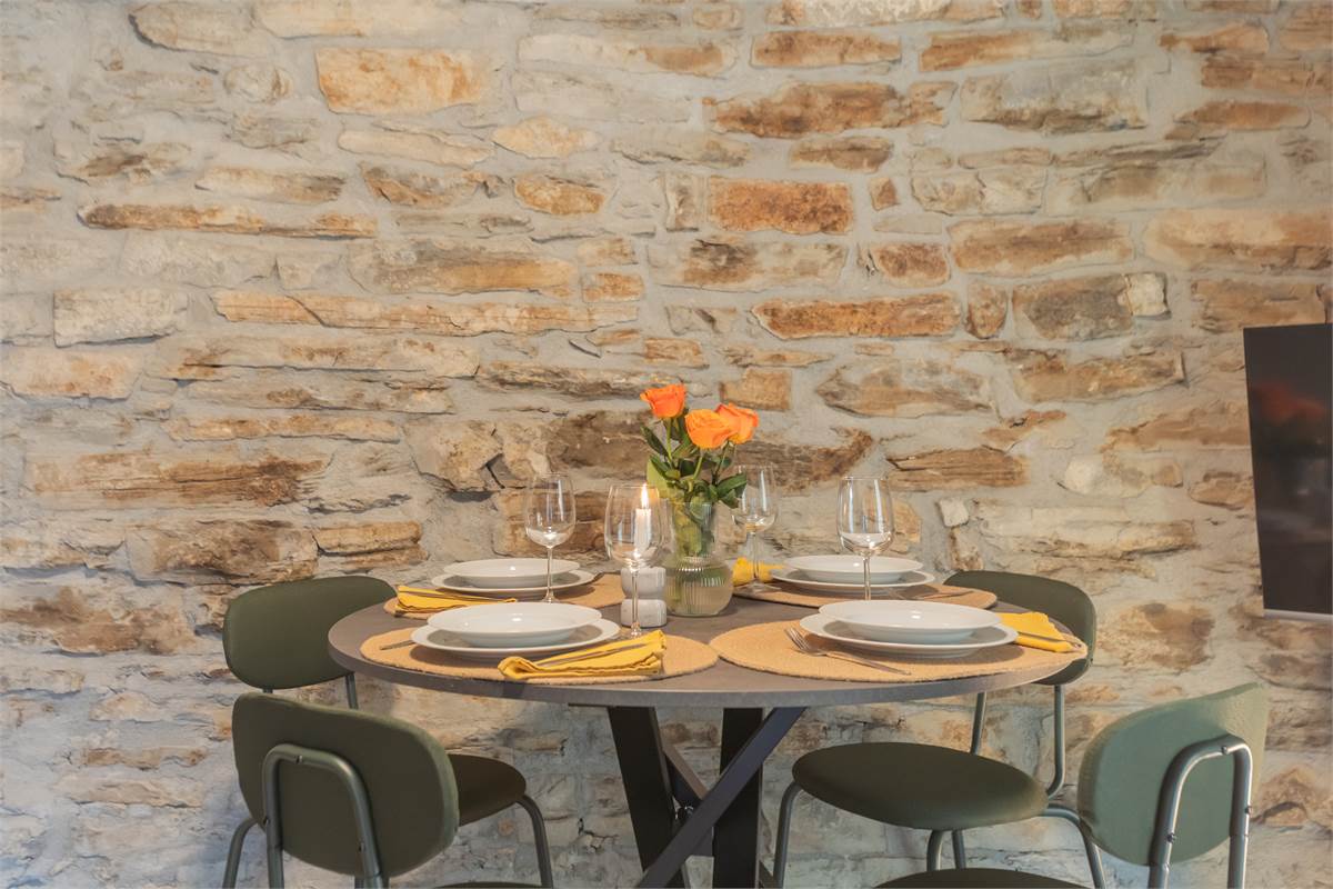 CARATE URIO: AFFITTO TRANSITORIO FINO AL 31 MARZO