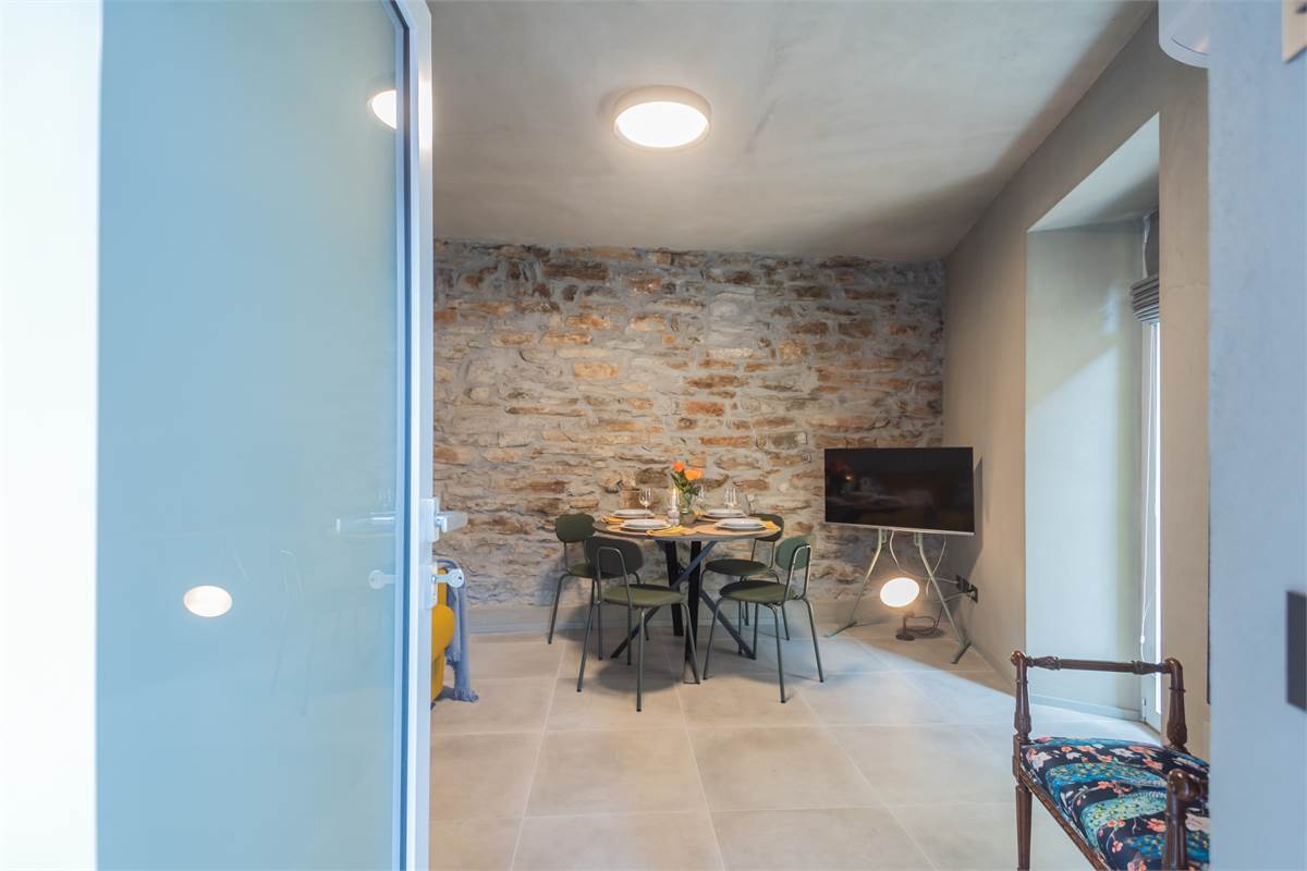 CARATE URIO: AFFITTO TRANSITORIO FINO AL 31 MARZO