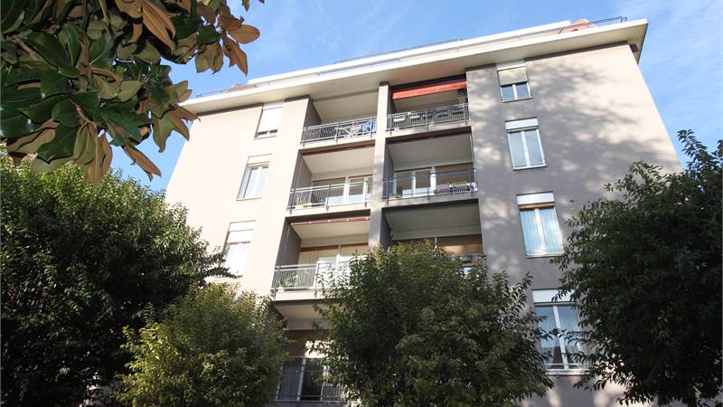 APPARTAMENTO TRILOCALE - ZONA BORGHI - COMO