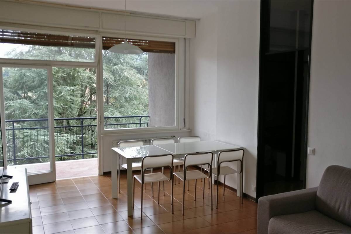 APPARTAMENTO TRILOCALE - ZONA BORGHI - COMO