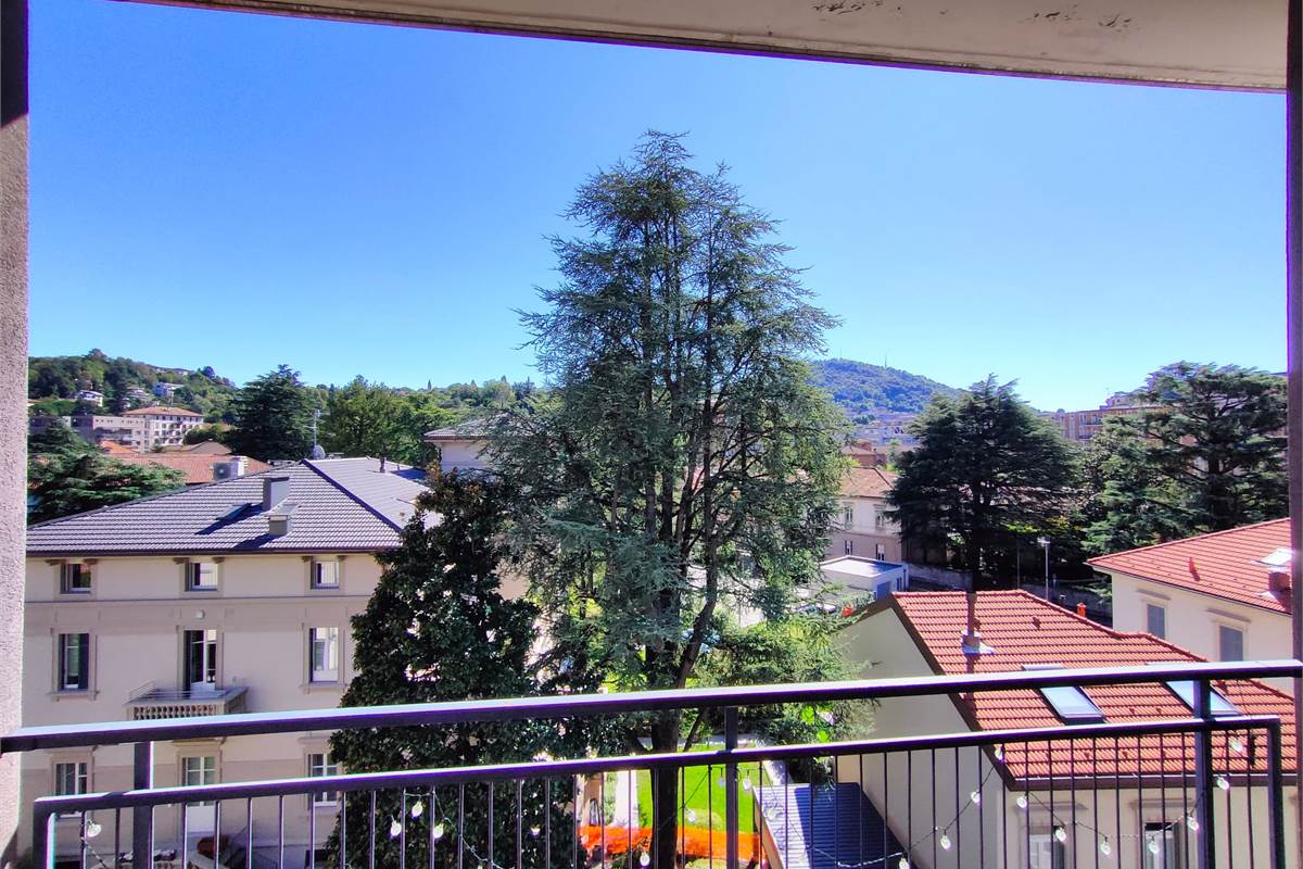 APPARTAMENTO TRILOCALE - ZONA BORGHI - COMO