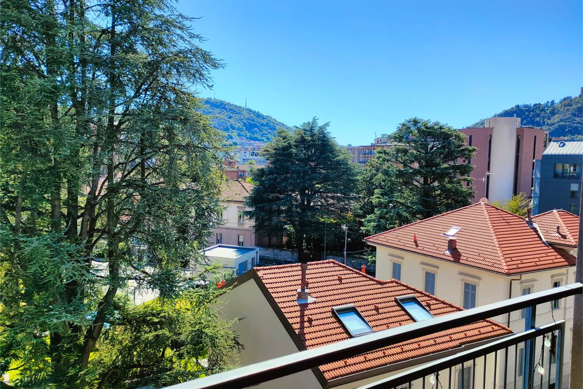 APPARTAMENTO TRILOCALE - ZONA BORGHI - COMO