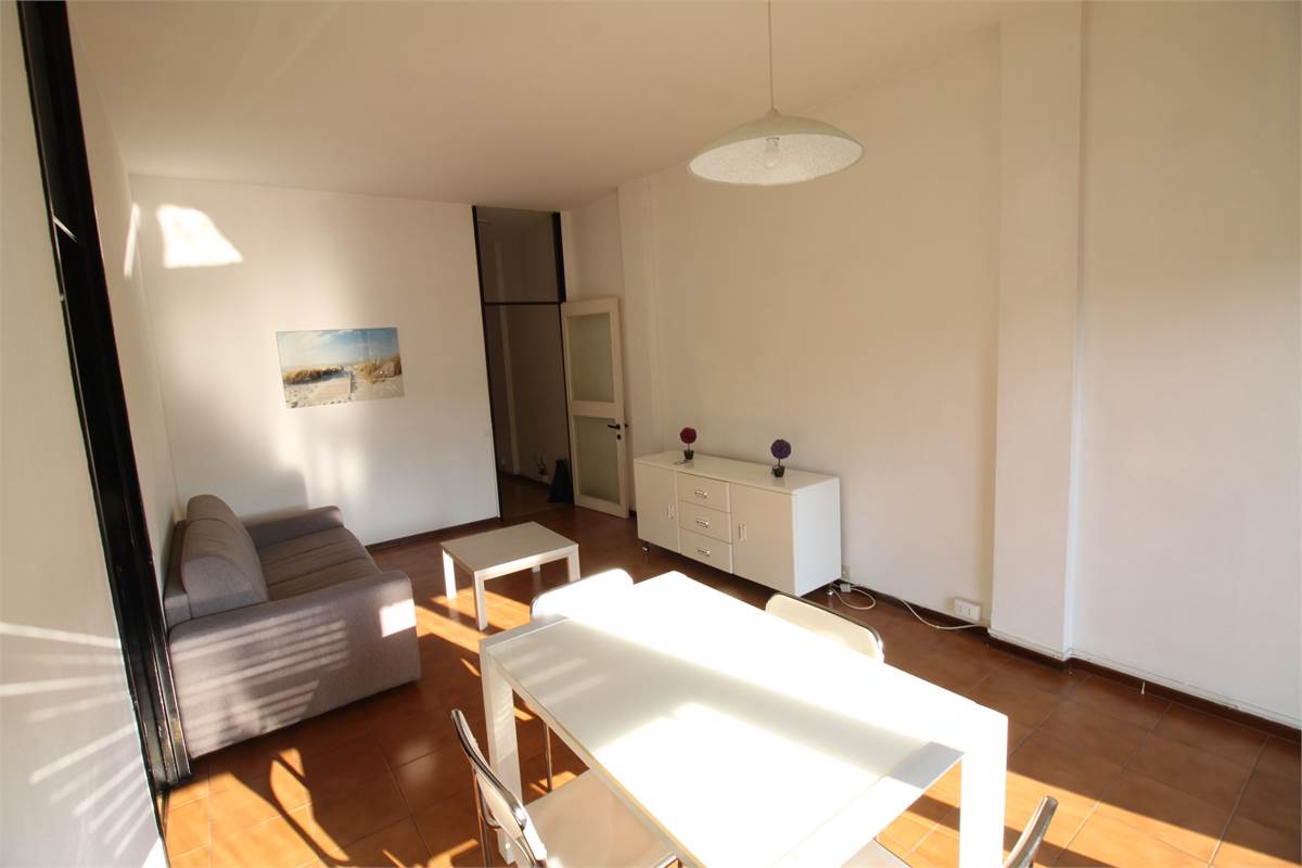 APPARTAMENTO TRILOCALE - ZONA BORGHI - COMO