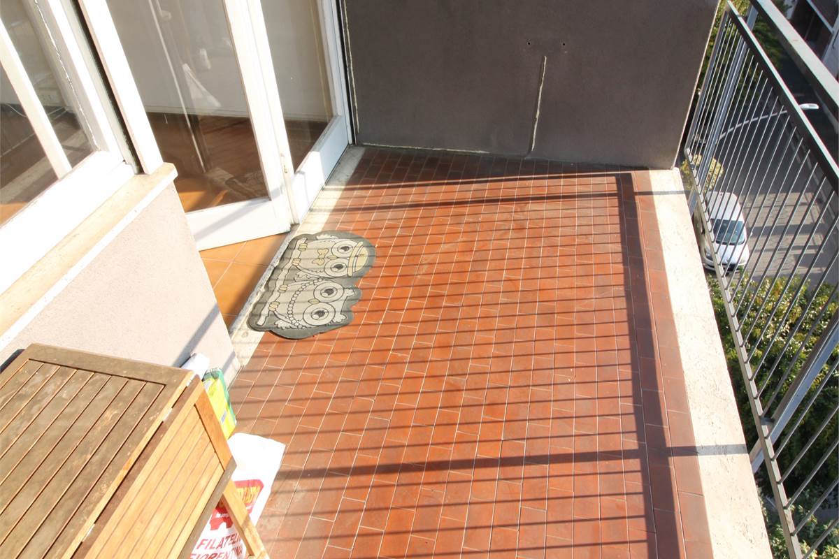 APPARTAMENTO TRILOCALE - ZONA BORGHI - COMO