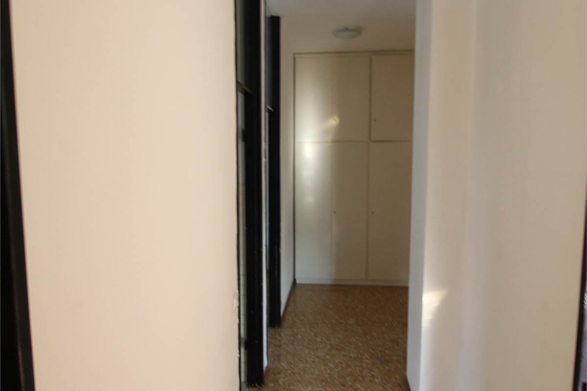 APPARTAMENTO TRILOCALE - ZONA BORGHI - COMO
