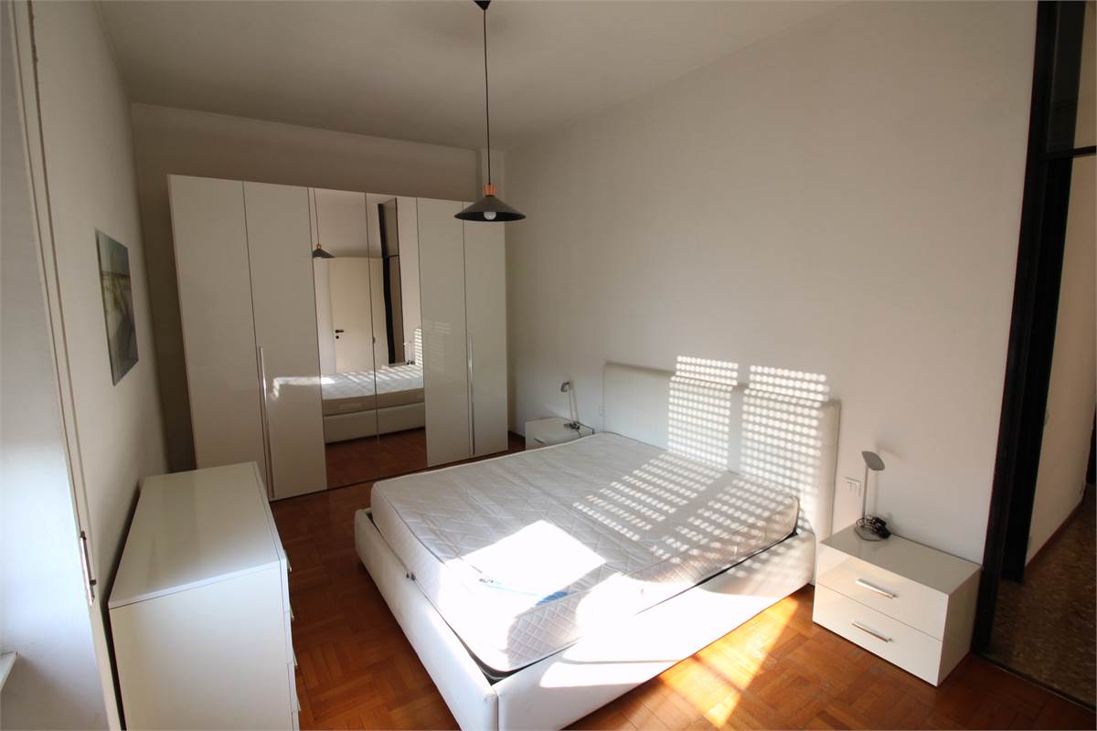 APPARTAMENTO TRILOCALE - ZONA BORGHI - COMO