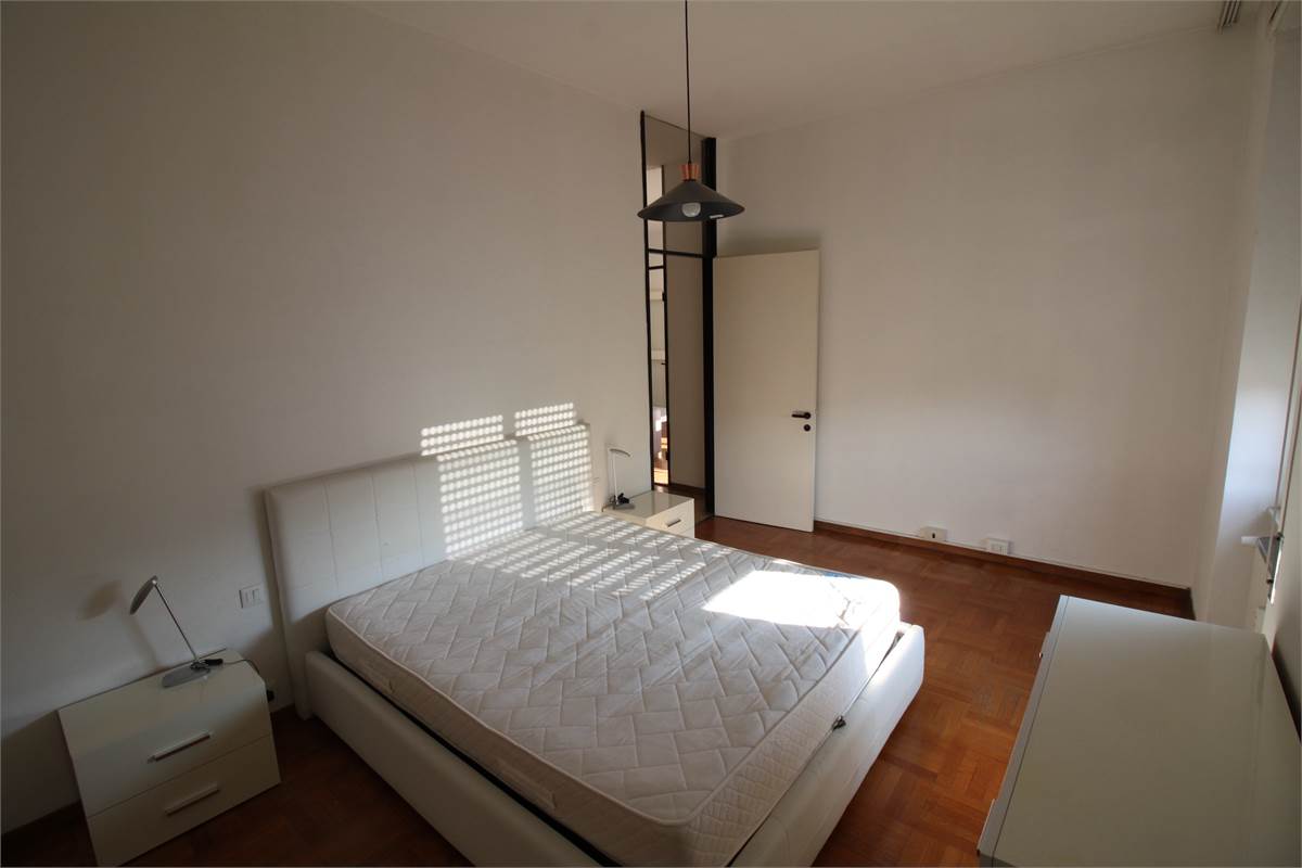 APPARTAMENTO TRILOCALE - ZONA BORGHI - COMO
