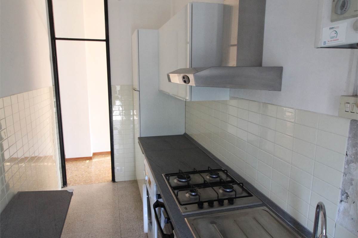 APPARTAMENTO TRILOCALE - ZONA BORGHI - COMO