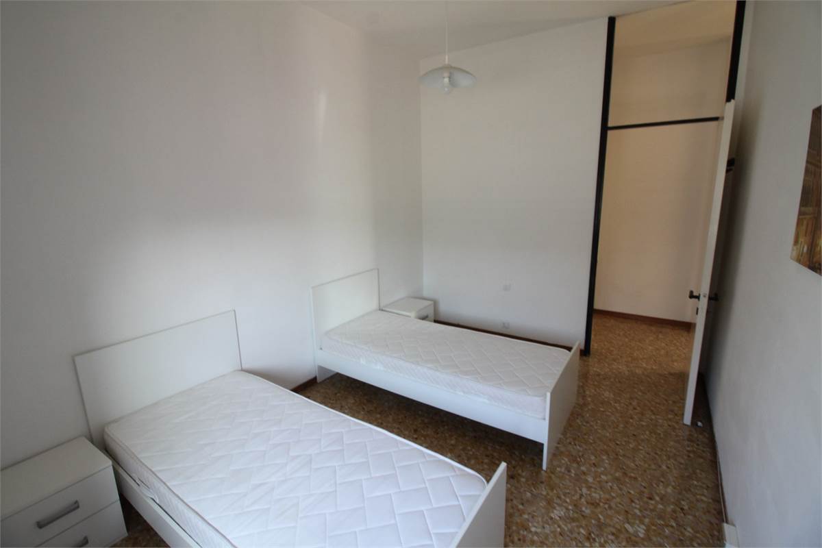 APPARTAMENTO TRILOCALE - ZONA BORGHI - COMO