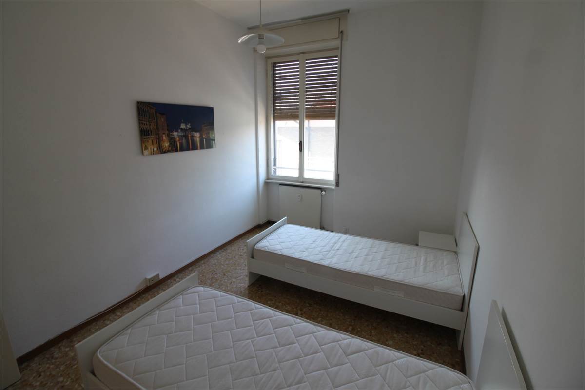 APPARTAMENTO TRILOCALE - ZONA BORGHI - COMO