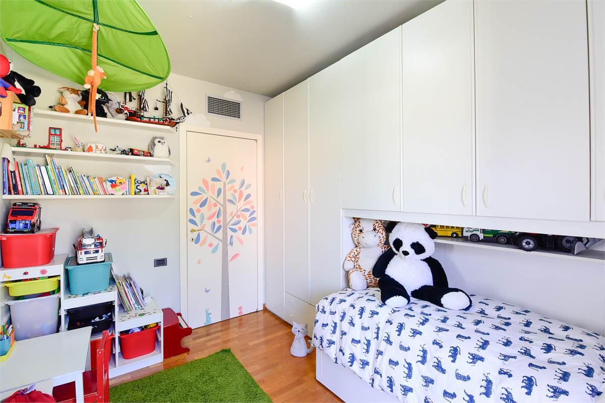 ESCLUSIVO TRILOCALE CON TERRAZZO E BOX