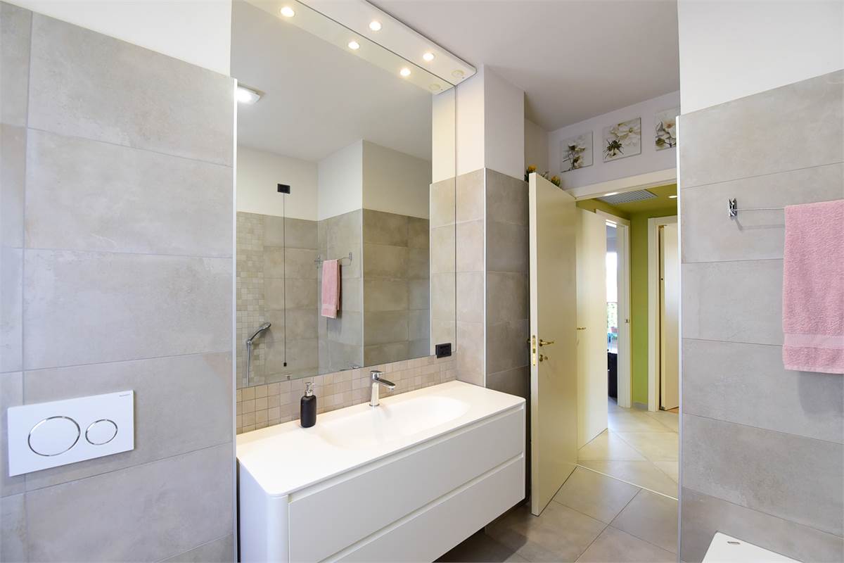 ESCLUSIVO TRILOCALE CON TERRAZZO E BOX
