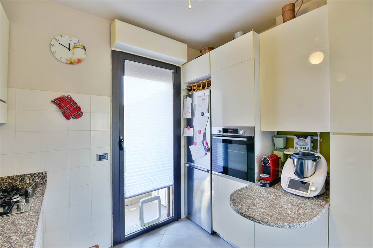 ESCLUSIVO TRILOCALE CON TERRAZZO E BOX