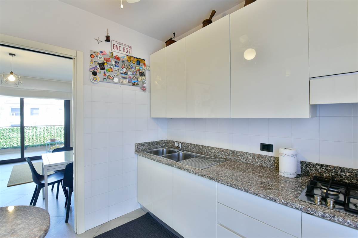 ESCLUSIVO TRILOCALE CON TERRAZZO E BOX