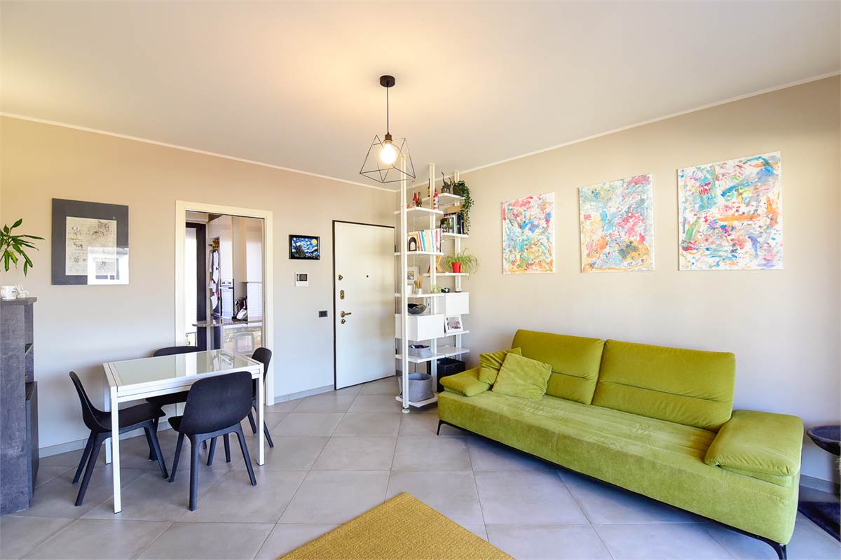 ESCLUSIVO TRILOCALE CON TERRAZZO E BOX