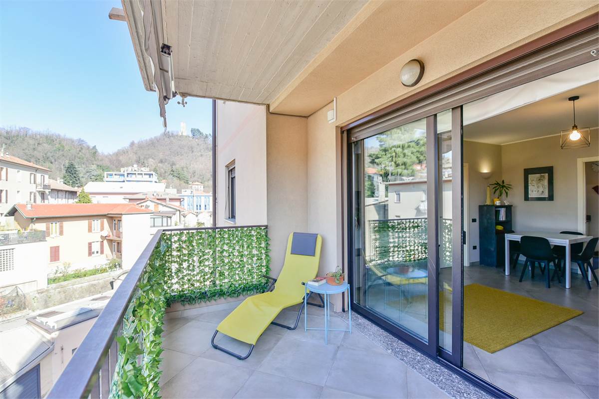 ESCLUSIVO TRILOCALE CON TERRAZZO E BOX