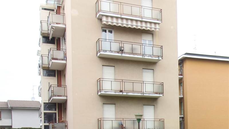 Trilocale con doppi balconi