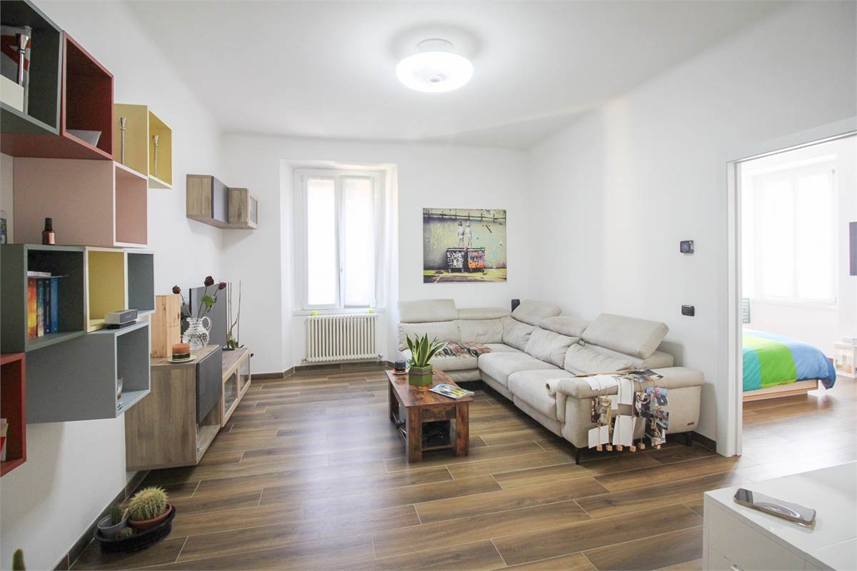 TRILOCALE RISTRUTTURATO CENTRO COMO