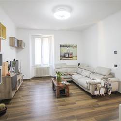 APPARTAMENTO TRILOCALE RISTRUTTURATO CENTRO COMO