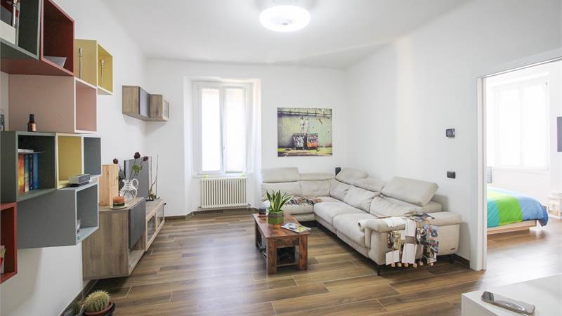 APPARTAMENTO TRILOCALE RISTRUTTURATO CENTRO COMO