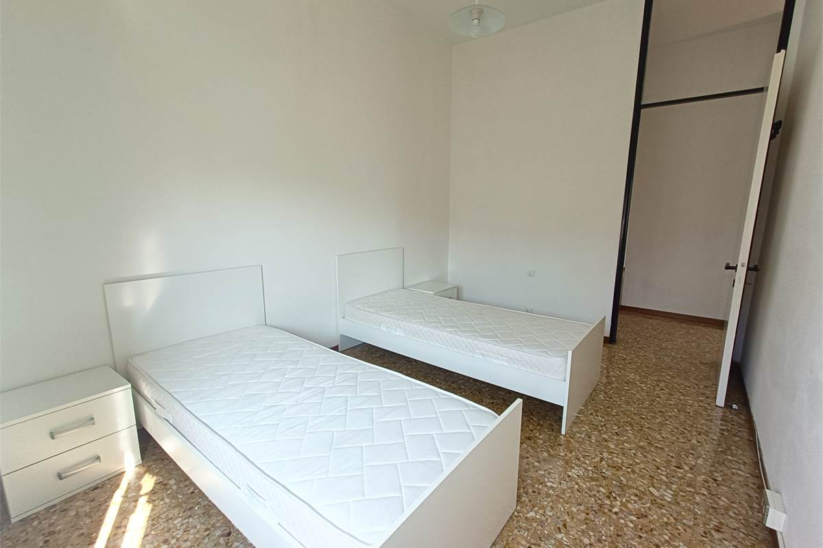 APPARTAMENTO TRILOCALE - ZONA BORGHI - COMO