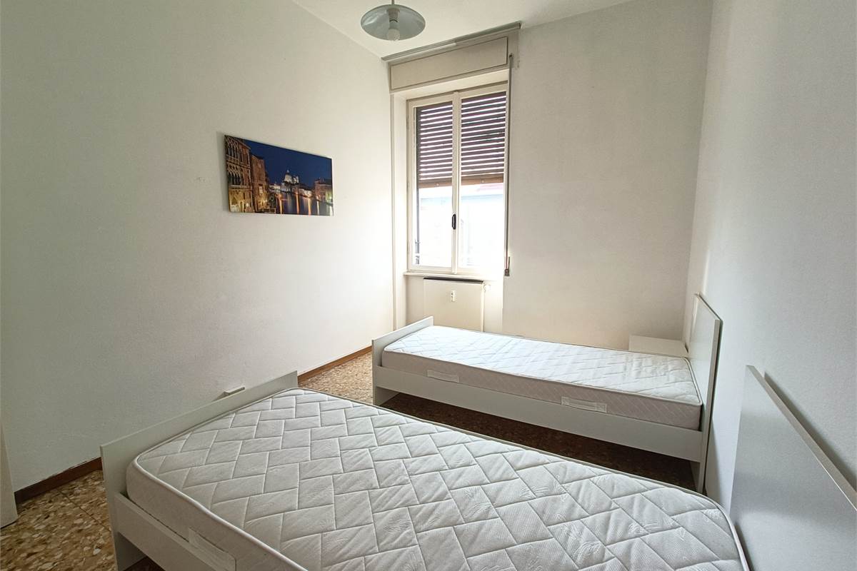 APPARTAMENTO TRILOCALE - ZONA BORGHI - COMO