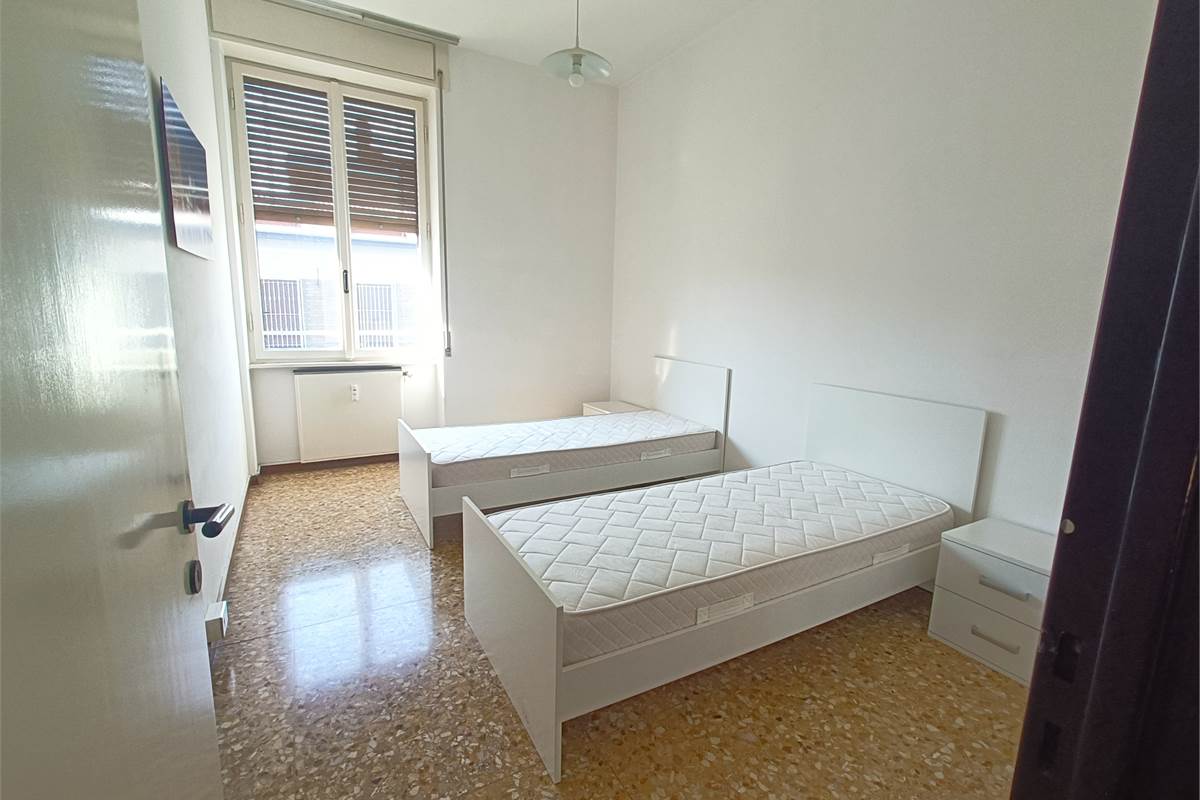 APPARTAMENTO TRILOCALE - ZONA BORGHI - COMO