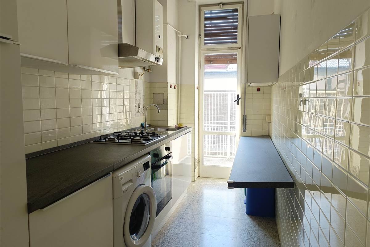 APPARTAMENTO TRILOCALE - ZONA BORGHI - COMO