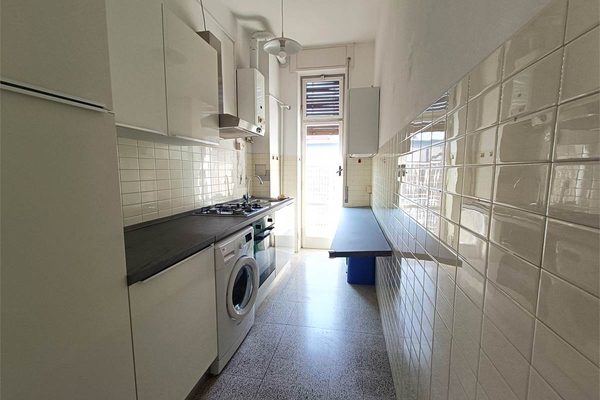 APPARTAMENTO TRILOCALE - ZONA BORGHI - COMO