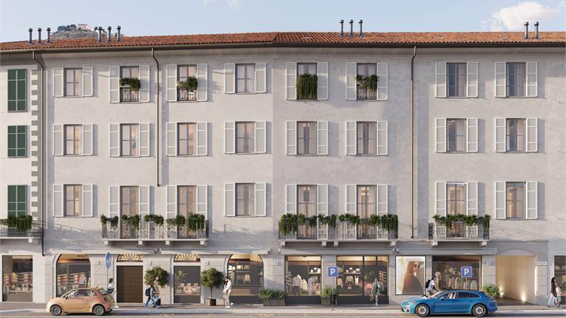 AMPIO TRILOCALE CON BALCONE