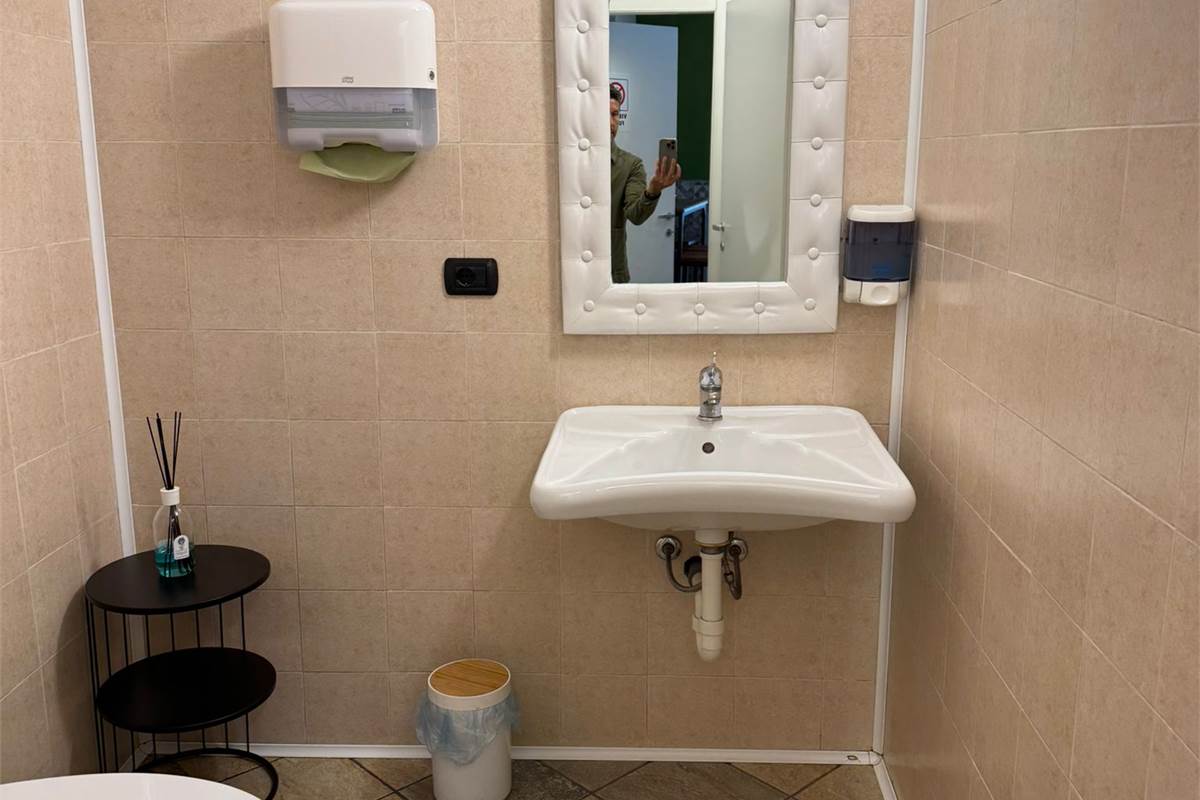 AFFITTO NEGOZIO - COMO CENTRO