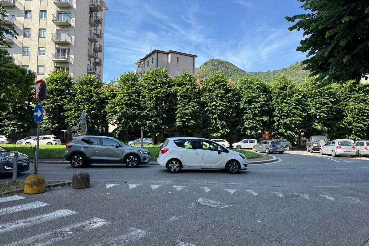 AFFITTO NEGOZIO - COMO CENTRO