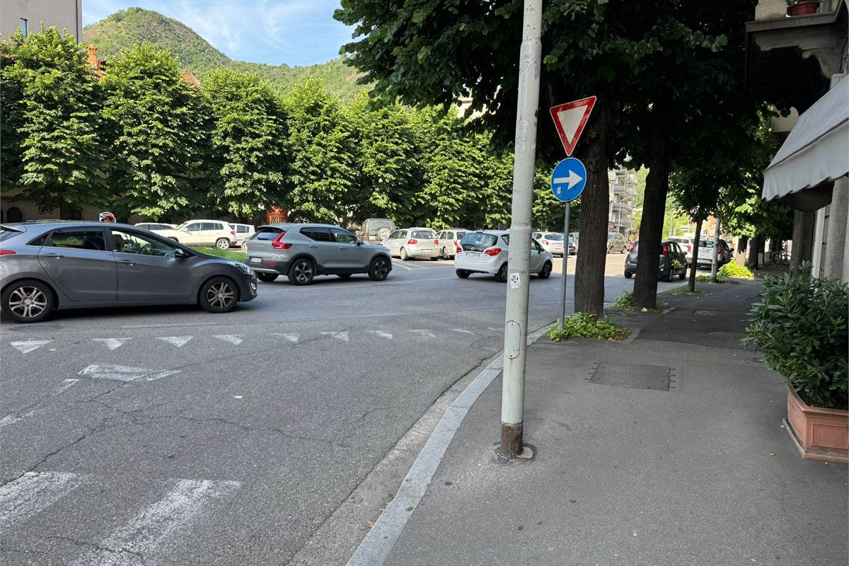 AFFITTO NEGOZIO - COMO CENTRO