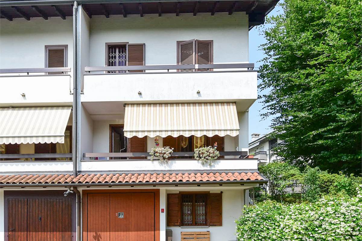 VILLA DI TESTA CON GIARDINO