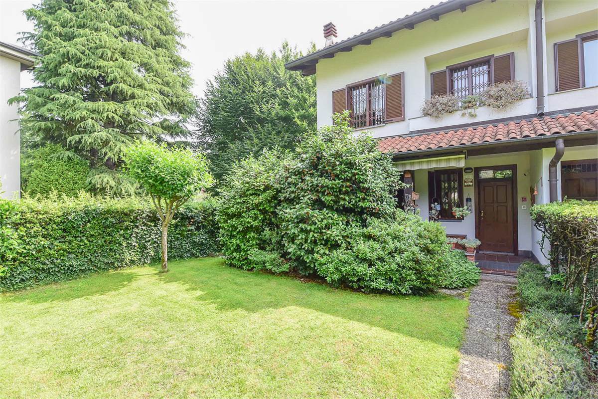 VILLA DI TESTA CON GIARDINO