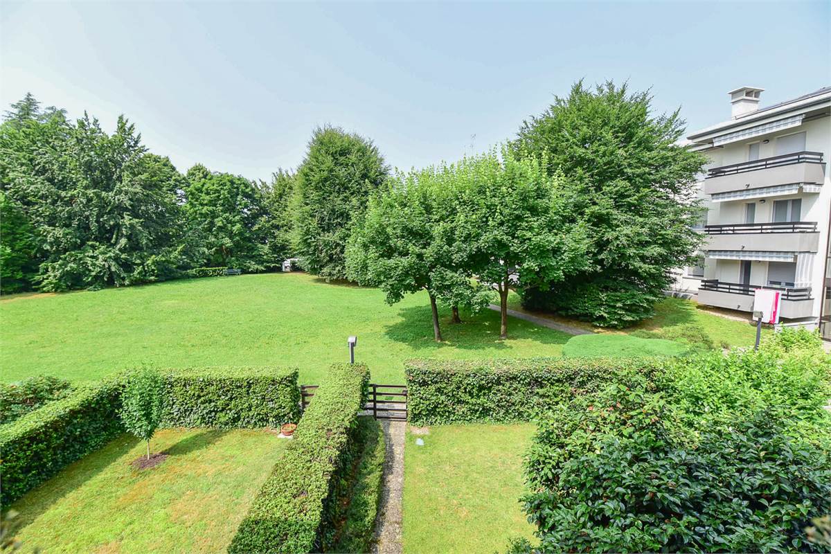 VILLA DI TESTA CON GIARDINO
