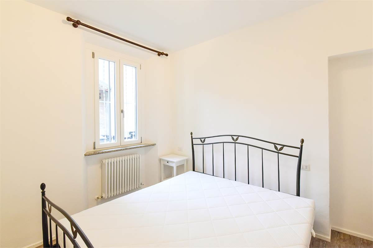 ELEGANTE TRILOCALE RISTRUTTURATO IN CENTRO COMO