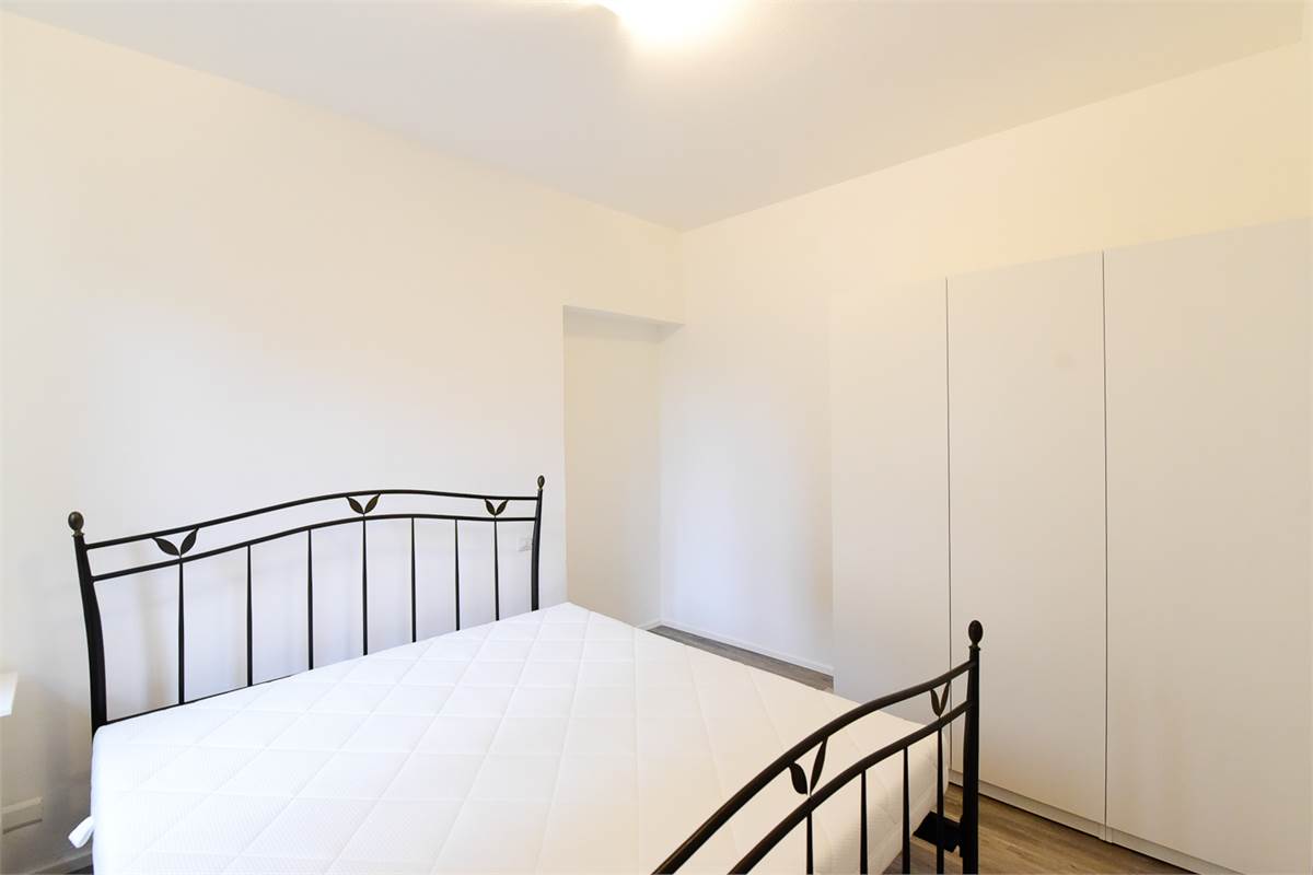 ELEGANTE TRILOCALE RISTRUTTURATO IN CENTRO COMO