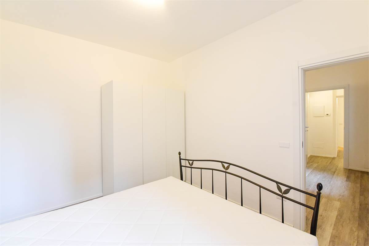 ELEGANTE TRILOCALE RISTRUTTURATO IN CENTRO COMO